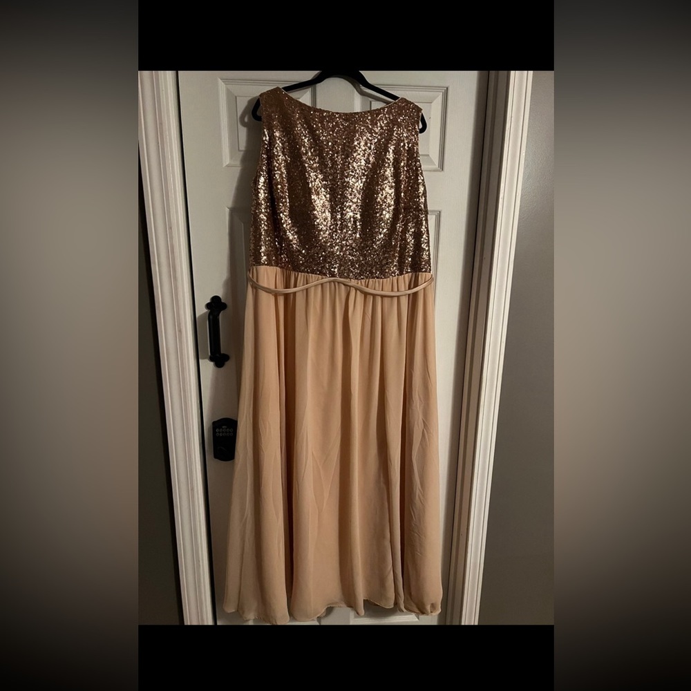 Beautiful dress worn once size 20/22
